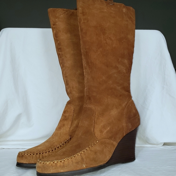 Relativity tan moccasin style wedge boots size 9.5 - Picture 2 of 8